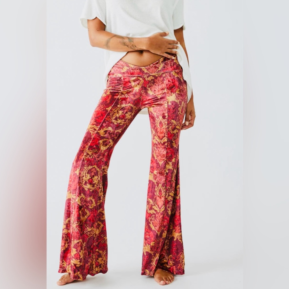 Free People Hold Me Closer Bell Bottom Pants Small 
❤️NWT❤️